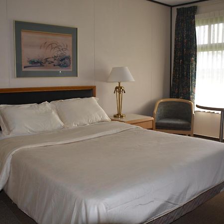 Kc'S Country Inn Vars Екстериор снимка
